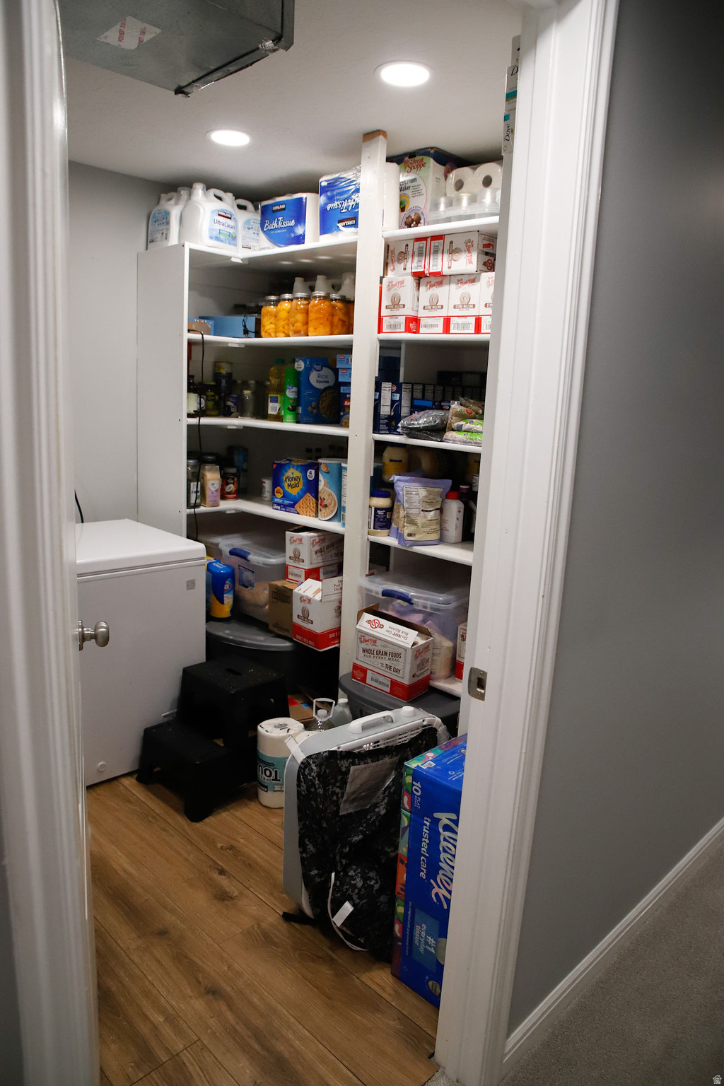 COUNTRY MANOR - Residential