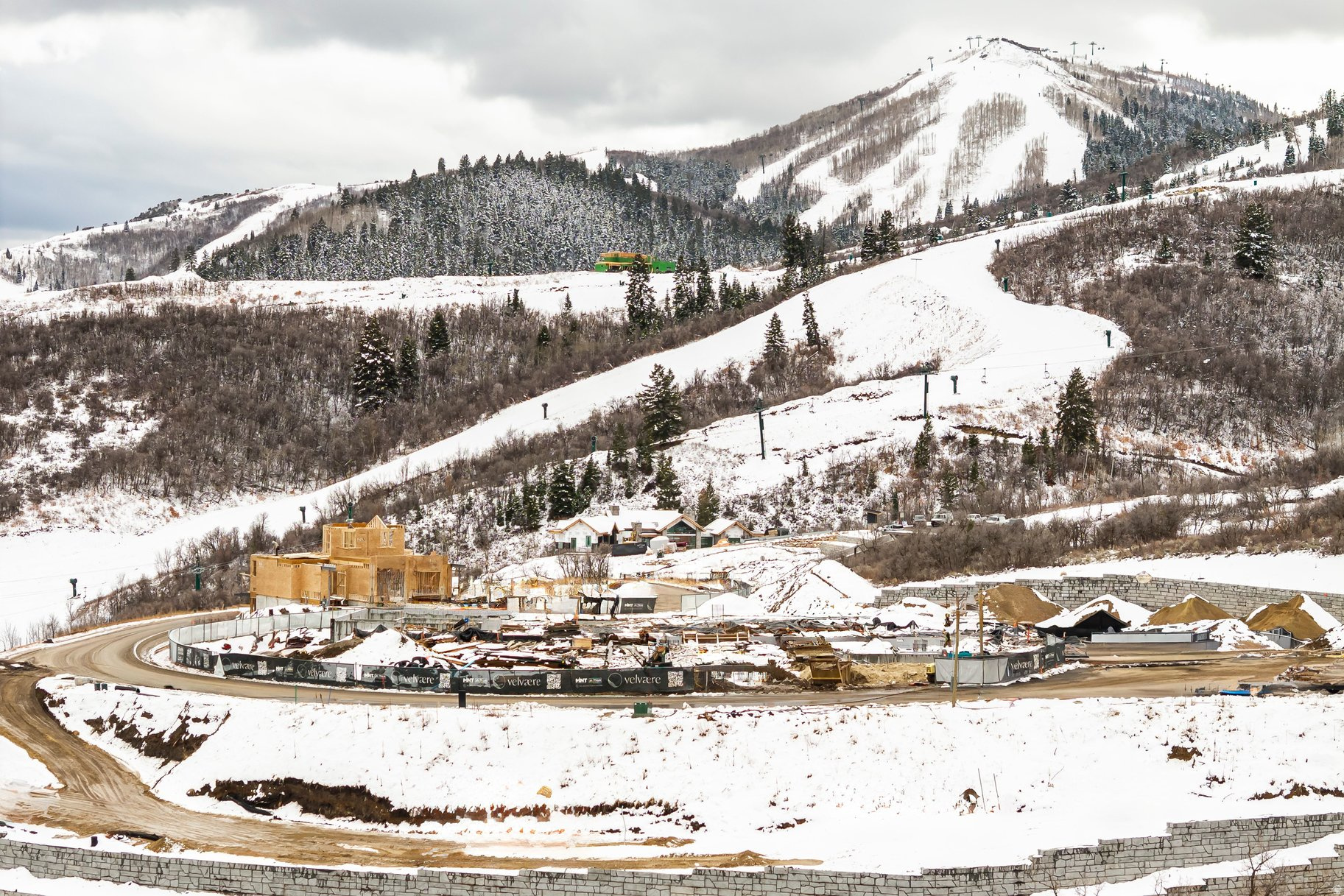 VELVAERE - Residential Income