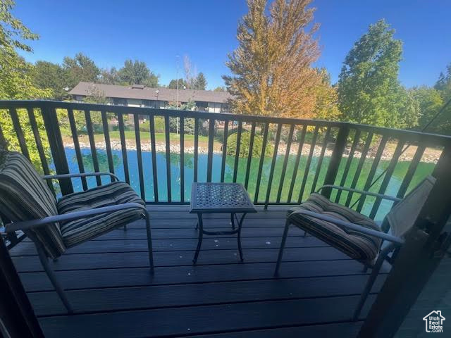 HIDDEN LAKE CONDOM - Residential
