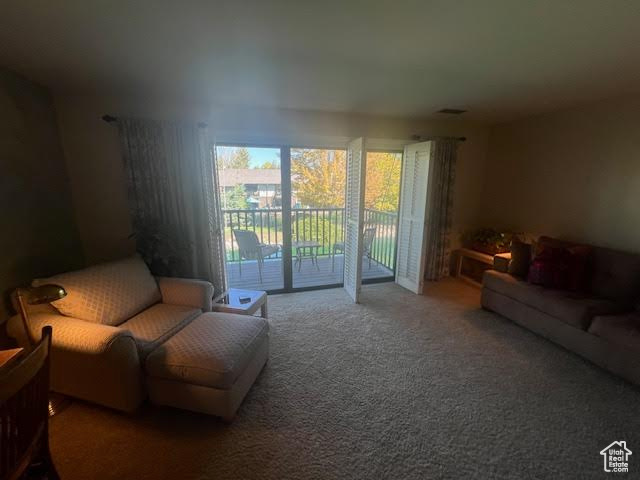 HIDDEN LAKE CONDOM - Residential
