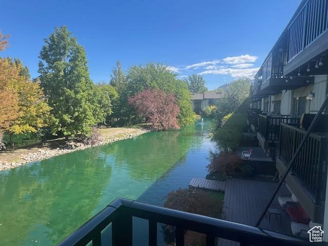 HIDDEN LAKE CONDOM - Residential