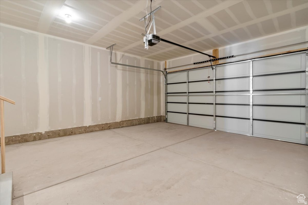 LOVELESS ESTATES - Residential