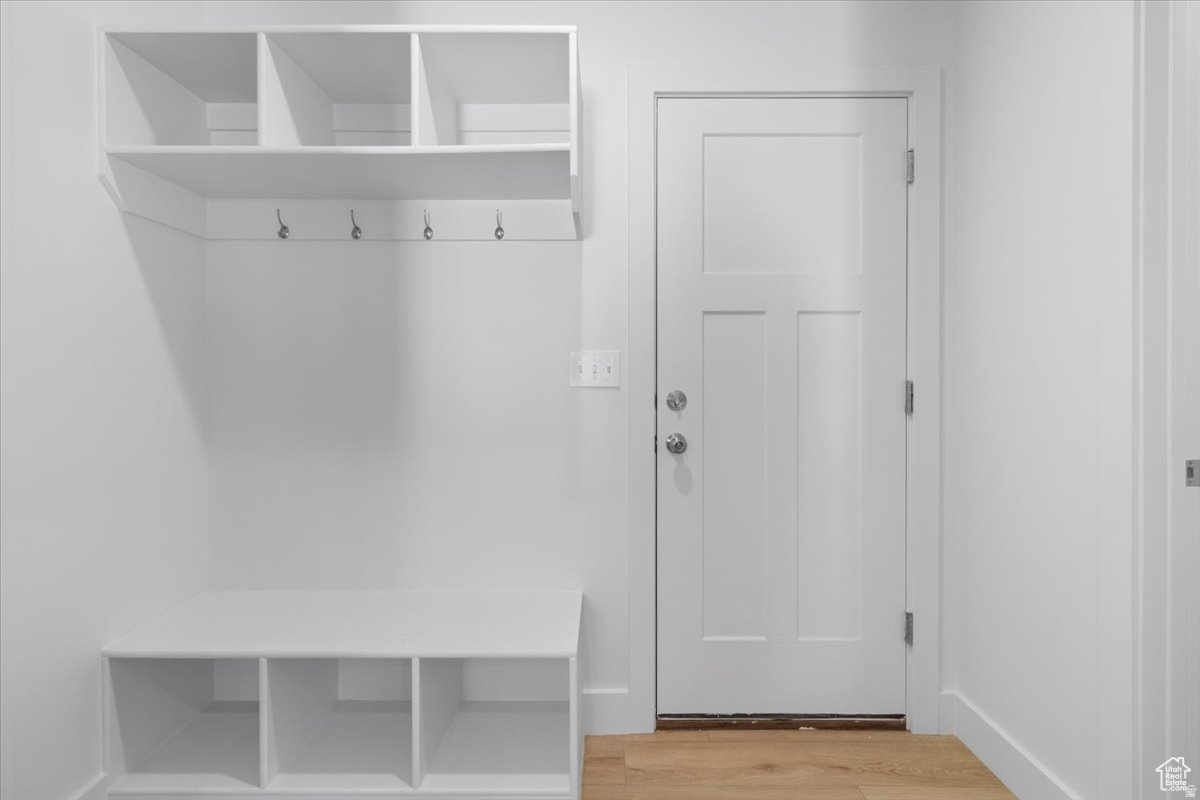 LOVELESS ESTATES - Residential