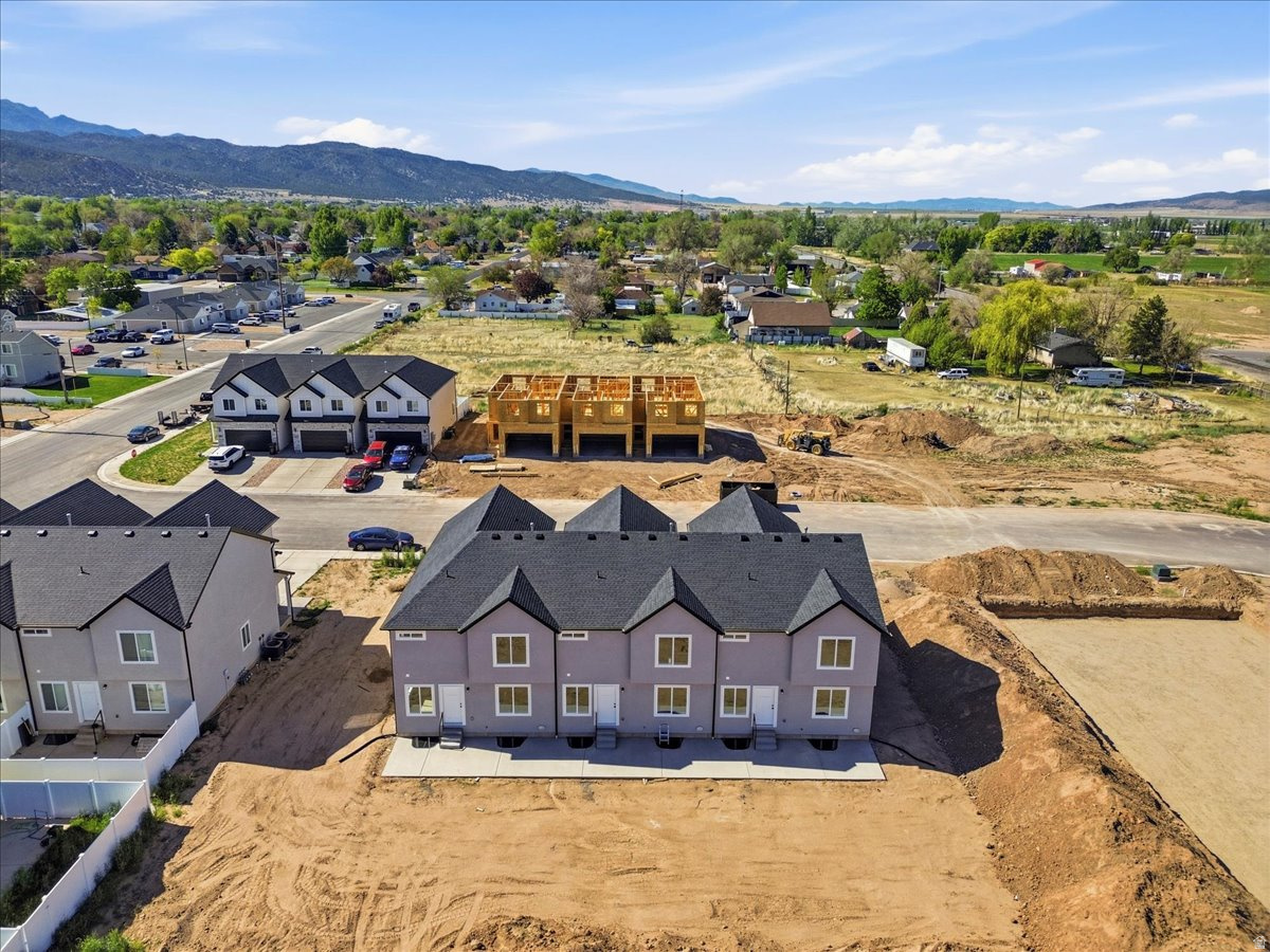 LOVELESS ESTATES - Residential