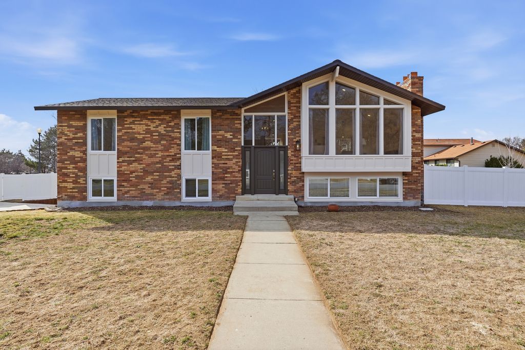 Photo of 9828 S PINEHURST DR, Sandy, UT 84092 (MLS # 2140571)