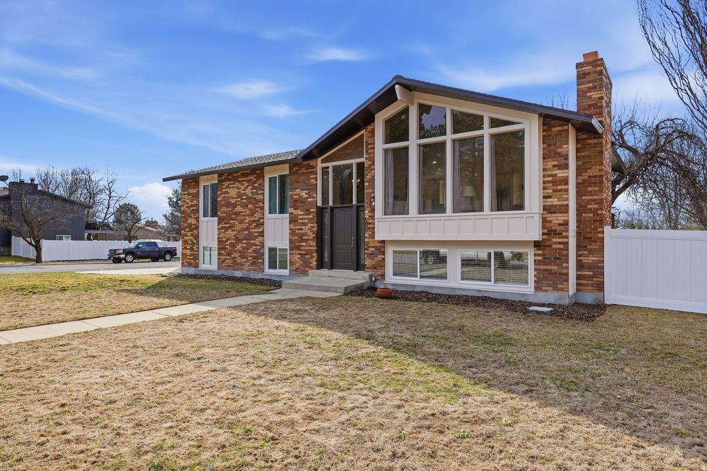 Photo of 9828 S PINEHURST DR, Sandy, UT 84092 (MLS # 2140571)