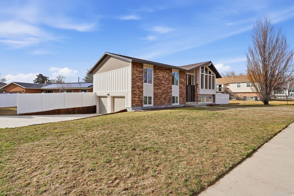 Photo of 9828 S PINEHURST DR, Sandy, UT 84092 (MLS # 2140571)