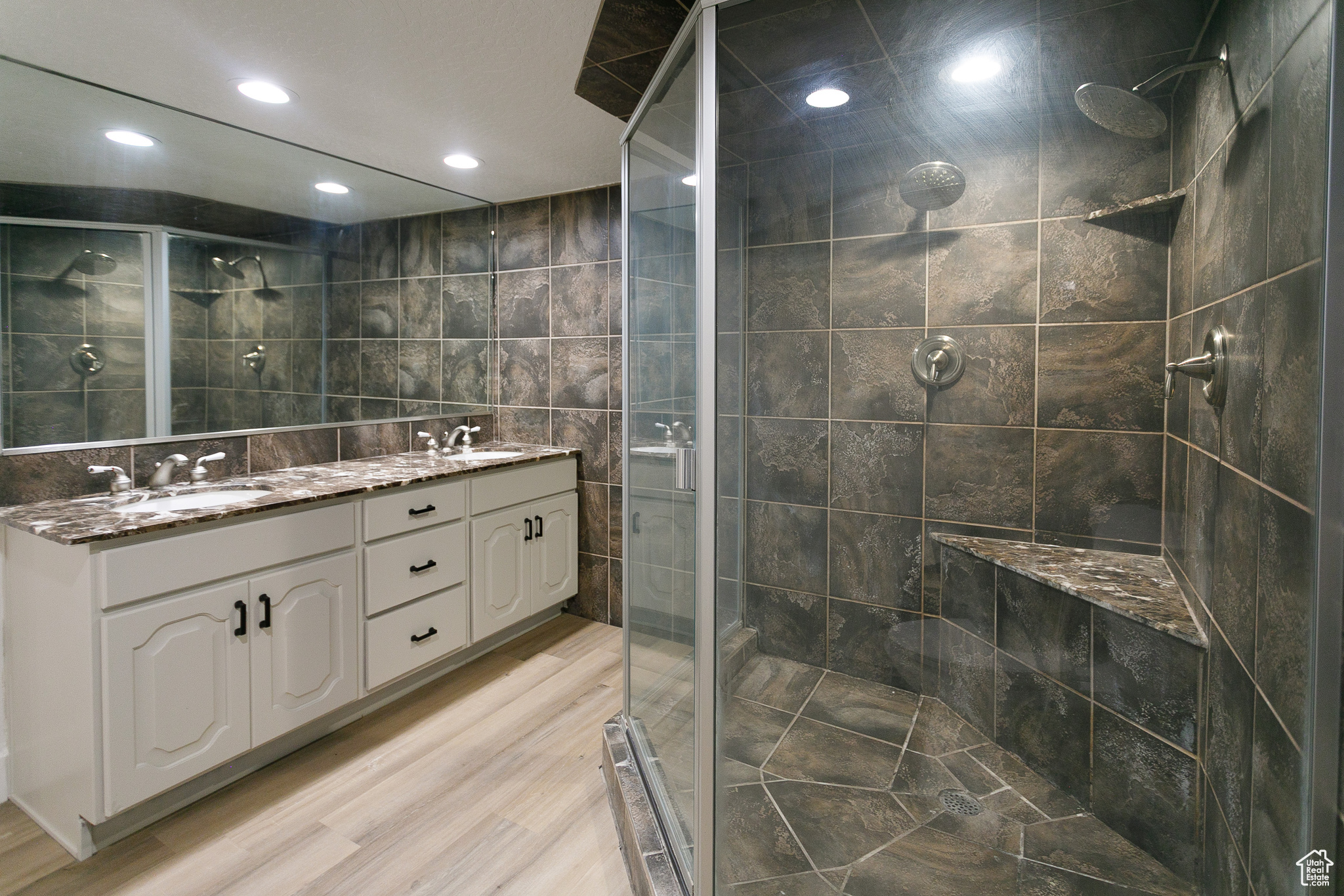 ARLINGTON ESTATES - Residential