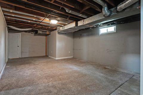 Tiny photo for 872 W 3800 S, Bountiful, UT 84010 (MLS # 2154642)