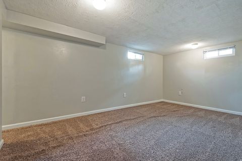 Tiny photo for 872 W 3800 S, Bountiful, UT 84010 (MLS # 2154642)