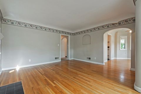 Tiny photo for 872 W 3800 S, Bountiful, UT 84010 (MLS # 2154642)