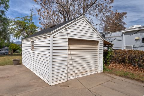 Tiny photo for 872 W 3800 S, Bountiful, UT 84010 (MLS # 2154642)