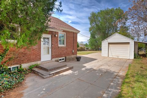 Tiny photo for 872 W 3800 S, Bountiful, UT 84010 (MLS # 2154642)