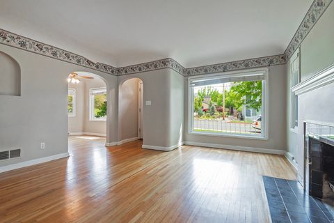 Tiny photo for 872 W 3800 S, Bountiful, UT 84010 (MLS # 2154642)