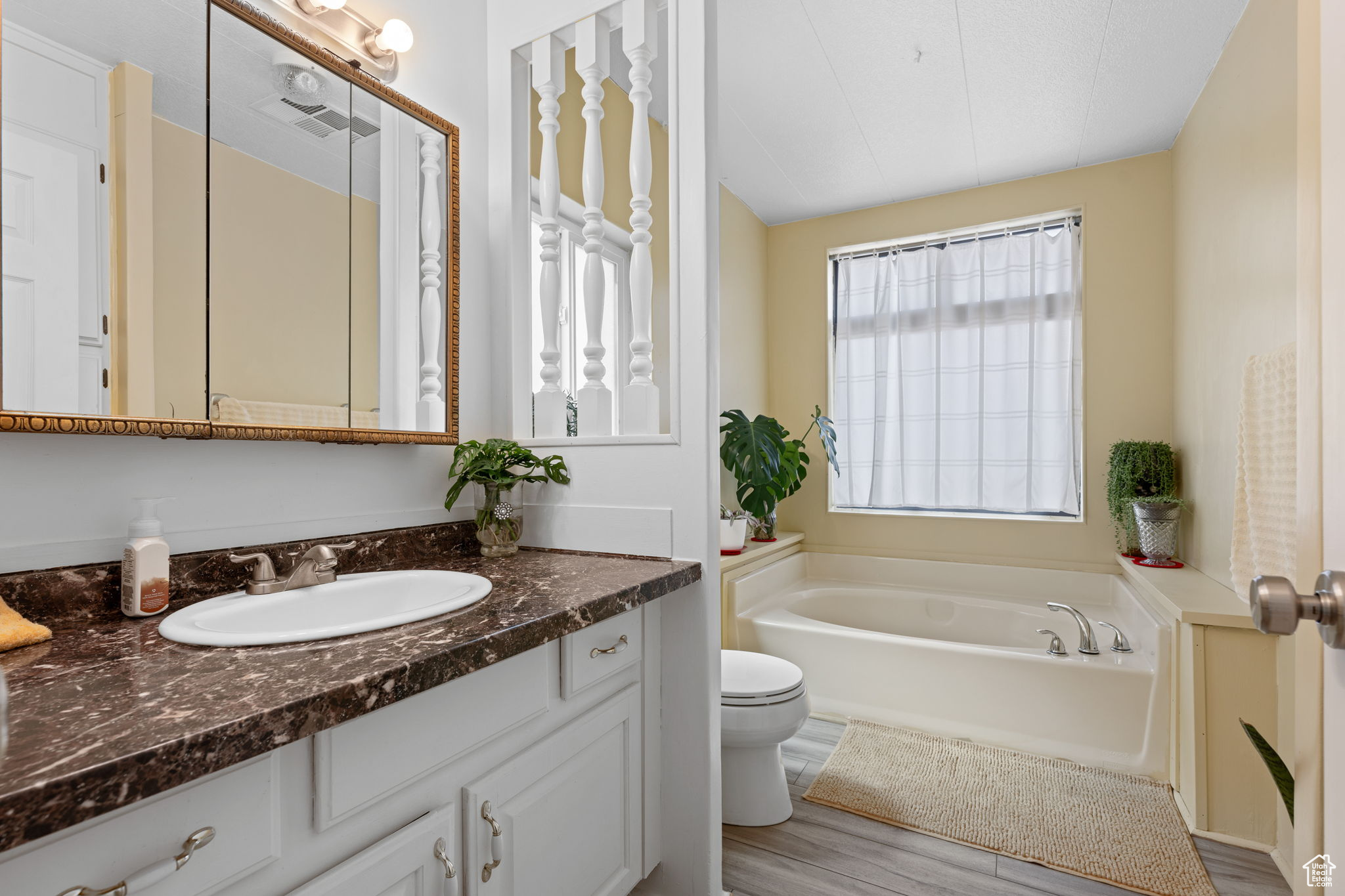 RAINBOW RIDGE - Residential