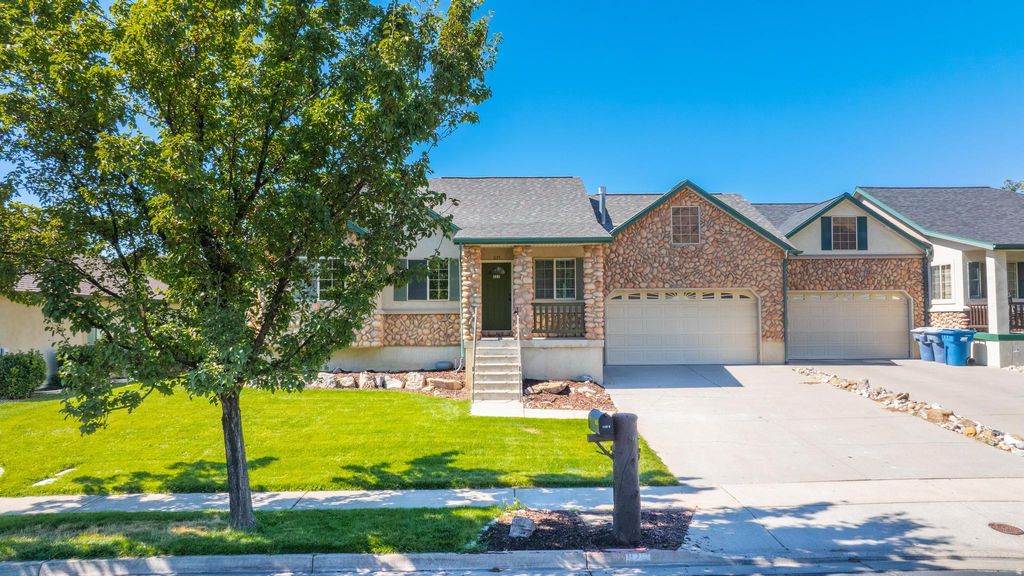 Photo of 1125 N 1270 E, American Fork, UT 84003 (MLS # 2124420)