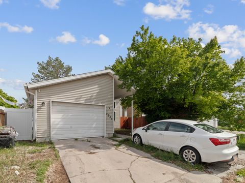 Tiny photo for 3043 S ARTHURS CT CT W, West Valley City, UT 84120 (MLS # 2083729)