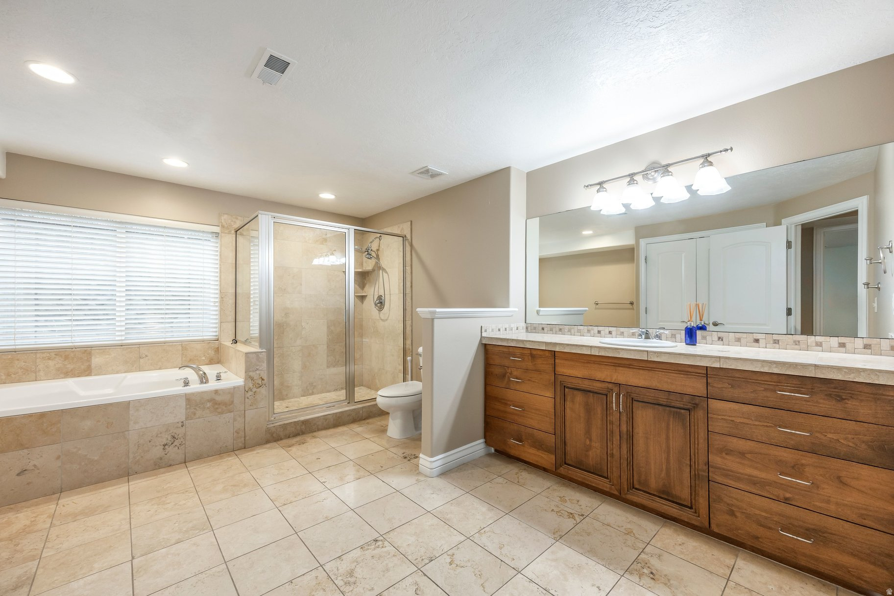 WILLOW CANYON PHASE - Residential