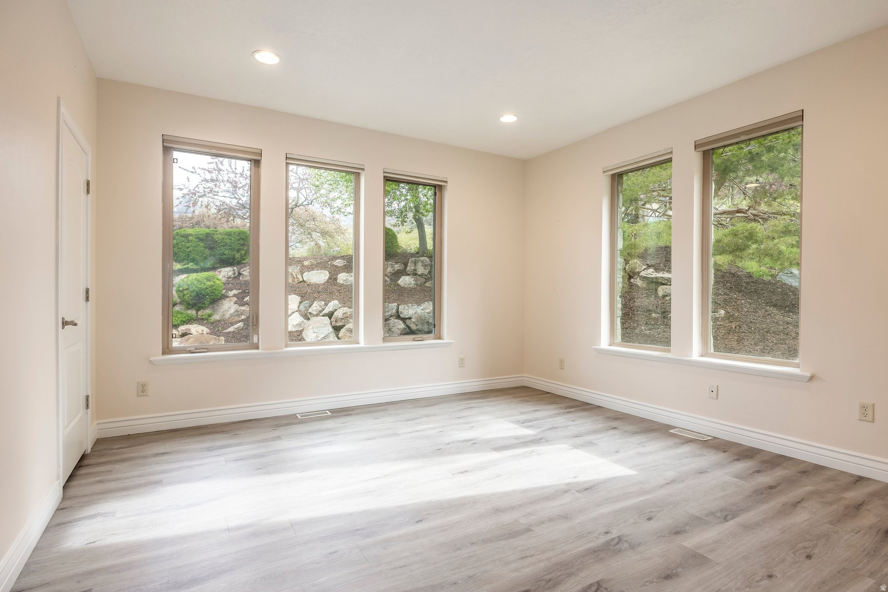 WILLOW CANYON PHASE - Residential