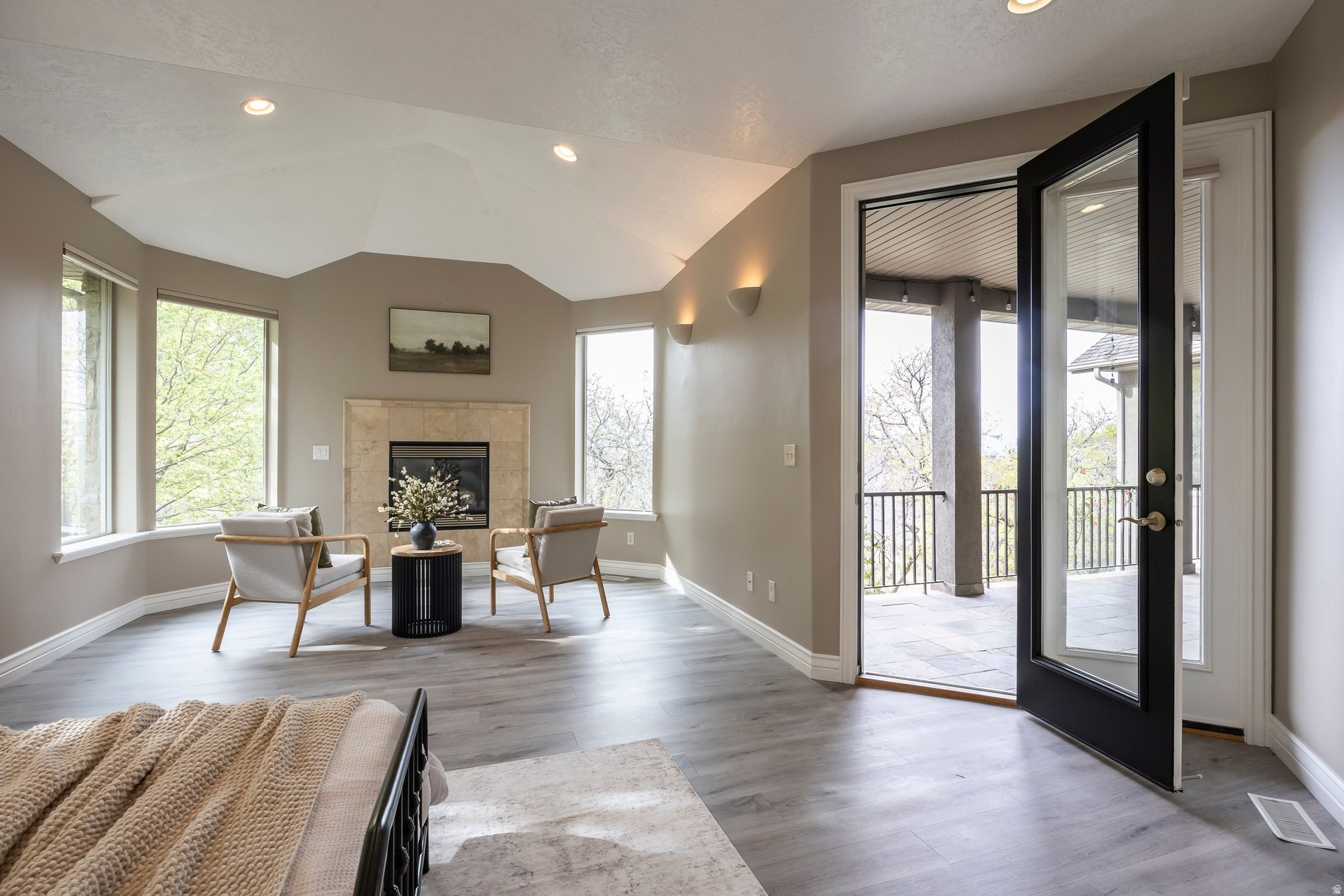 WILLOW CANYON PHASE - Residential