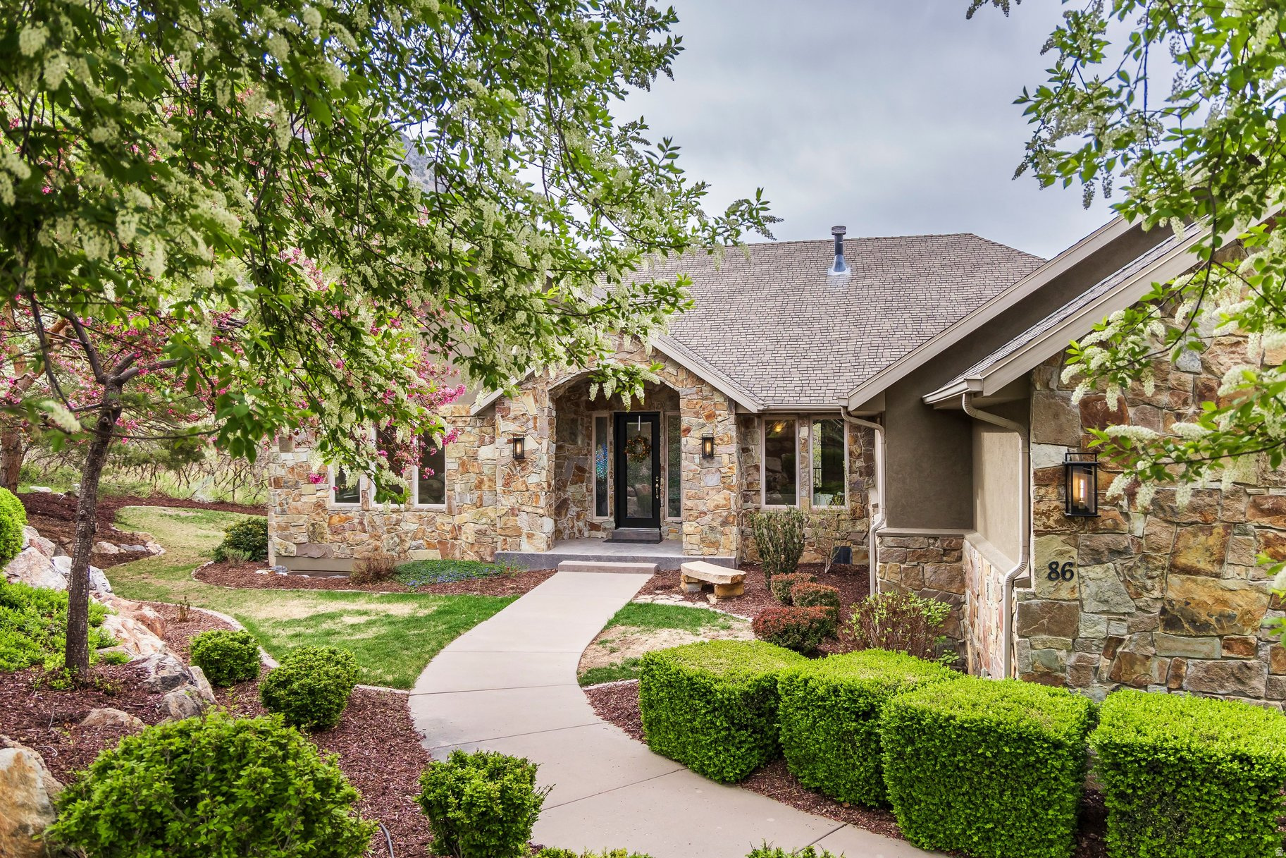 WILLOW CANYON PHASE - Residential