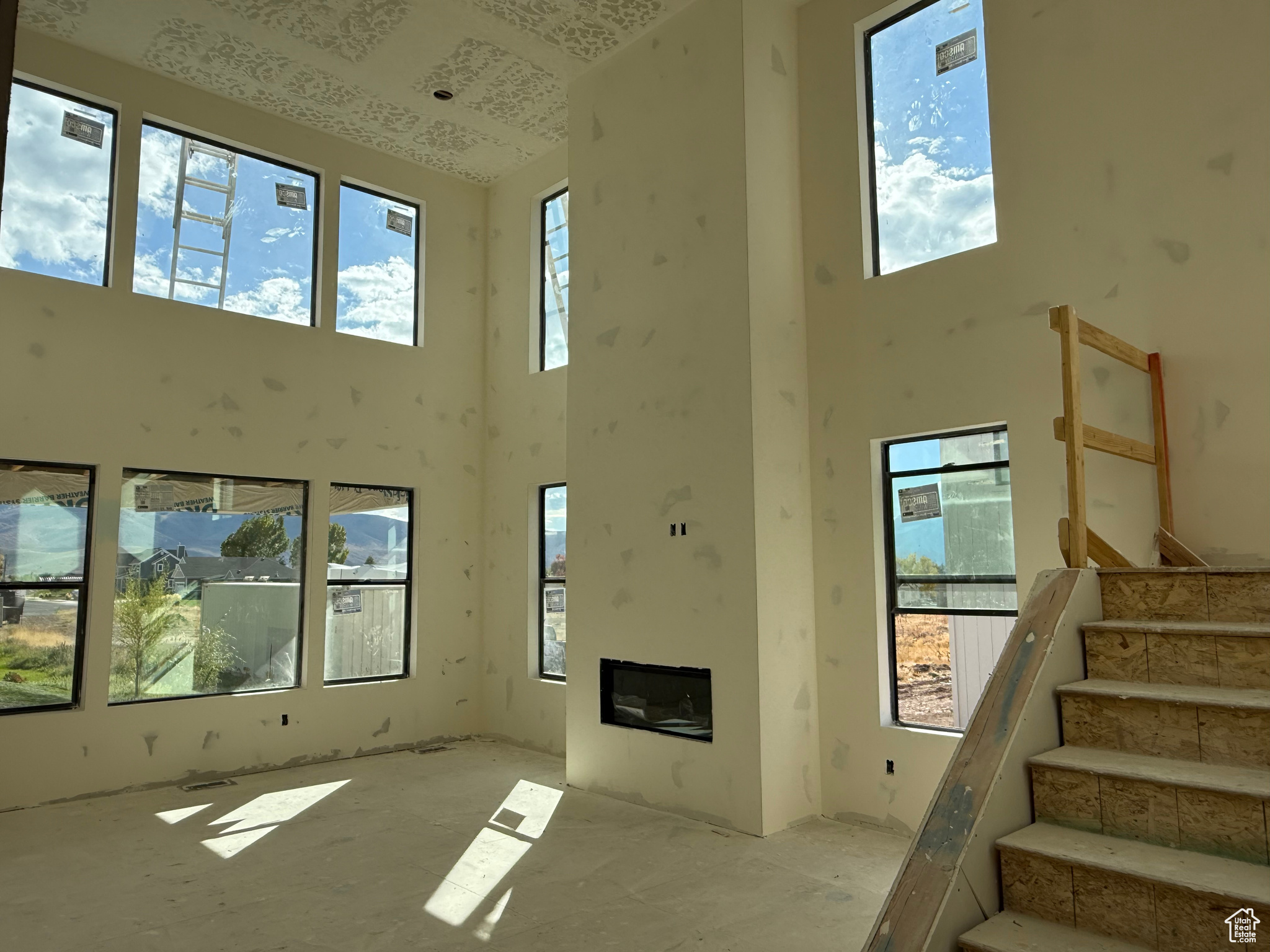 THE CROSSINGS AT LAKE CREEK - Residential