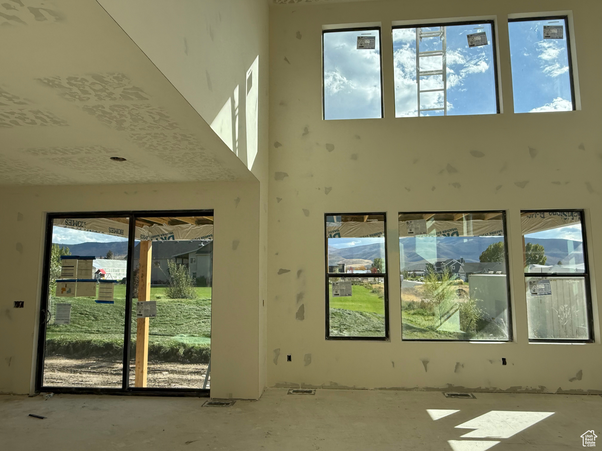 THE CROSSINGS AT LAKE CREEK - Residential