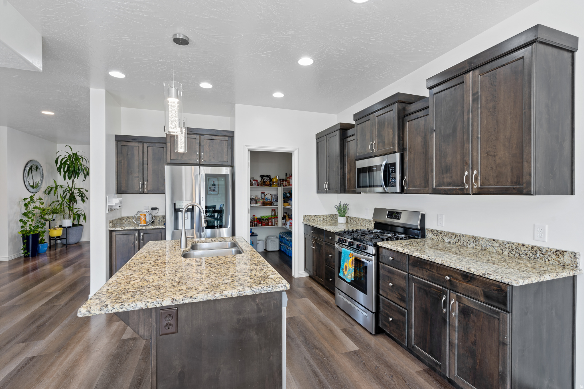 SAGE CANYON PH 6 - Residential