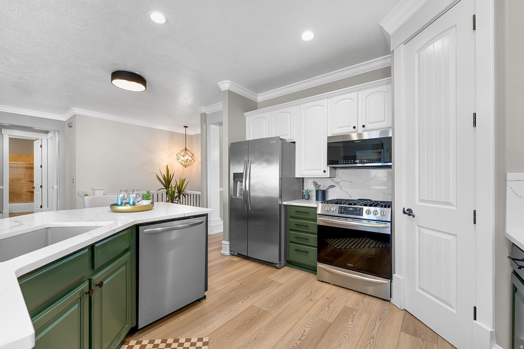 THE CEDARS AT CEDAR - Residential