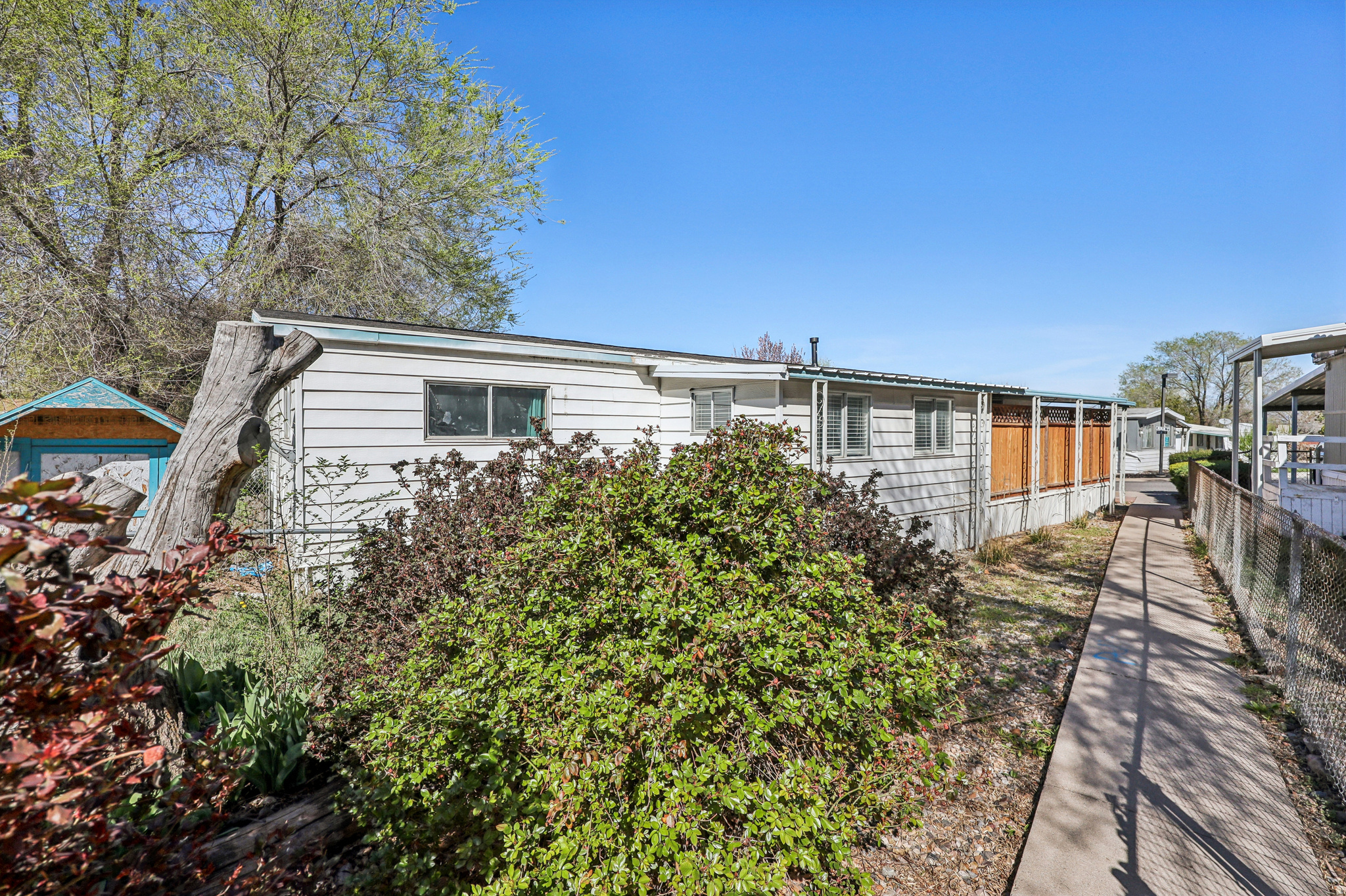 CAMELOT - Residential