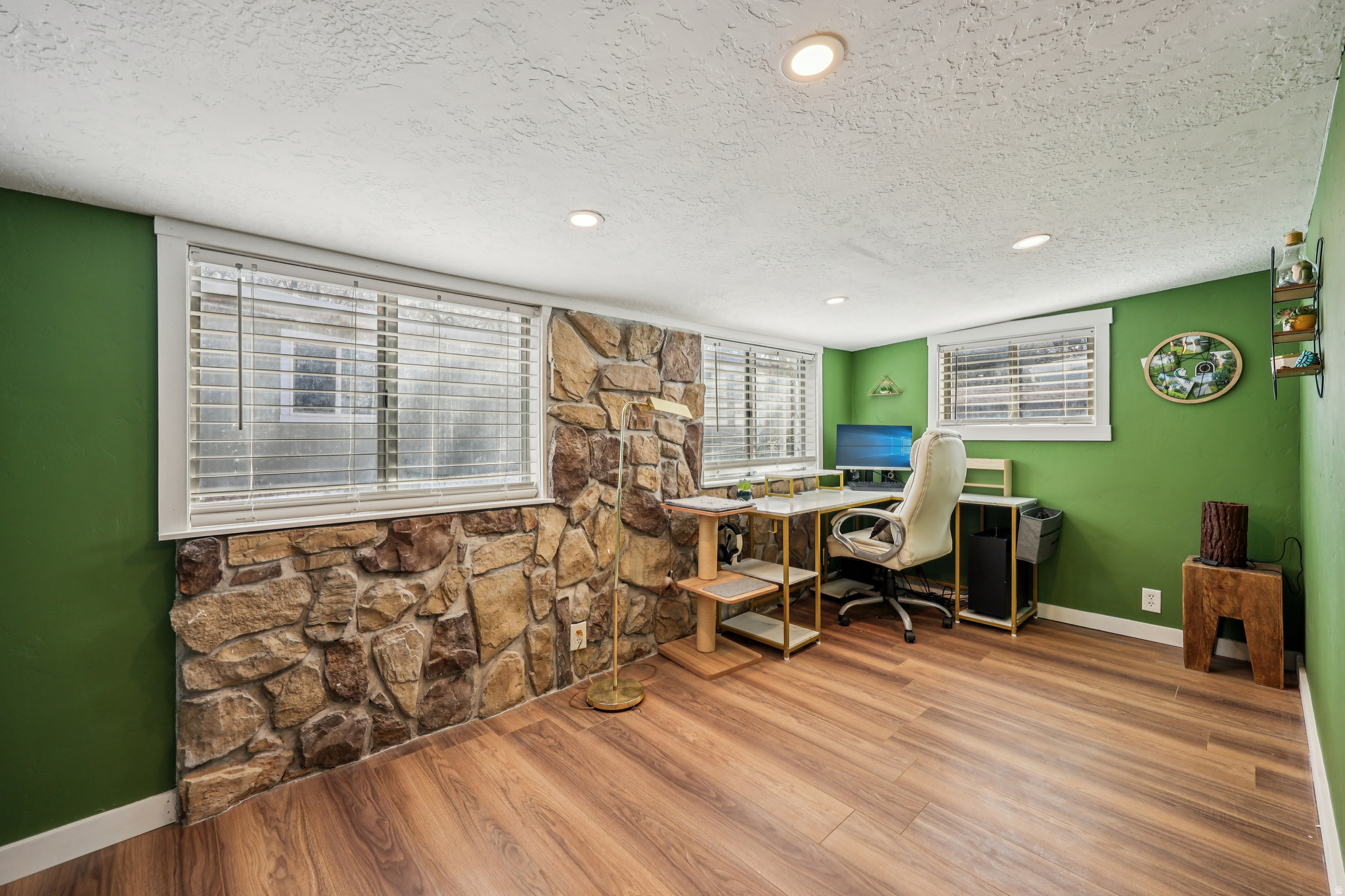 CAMELOT - Residential