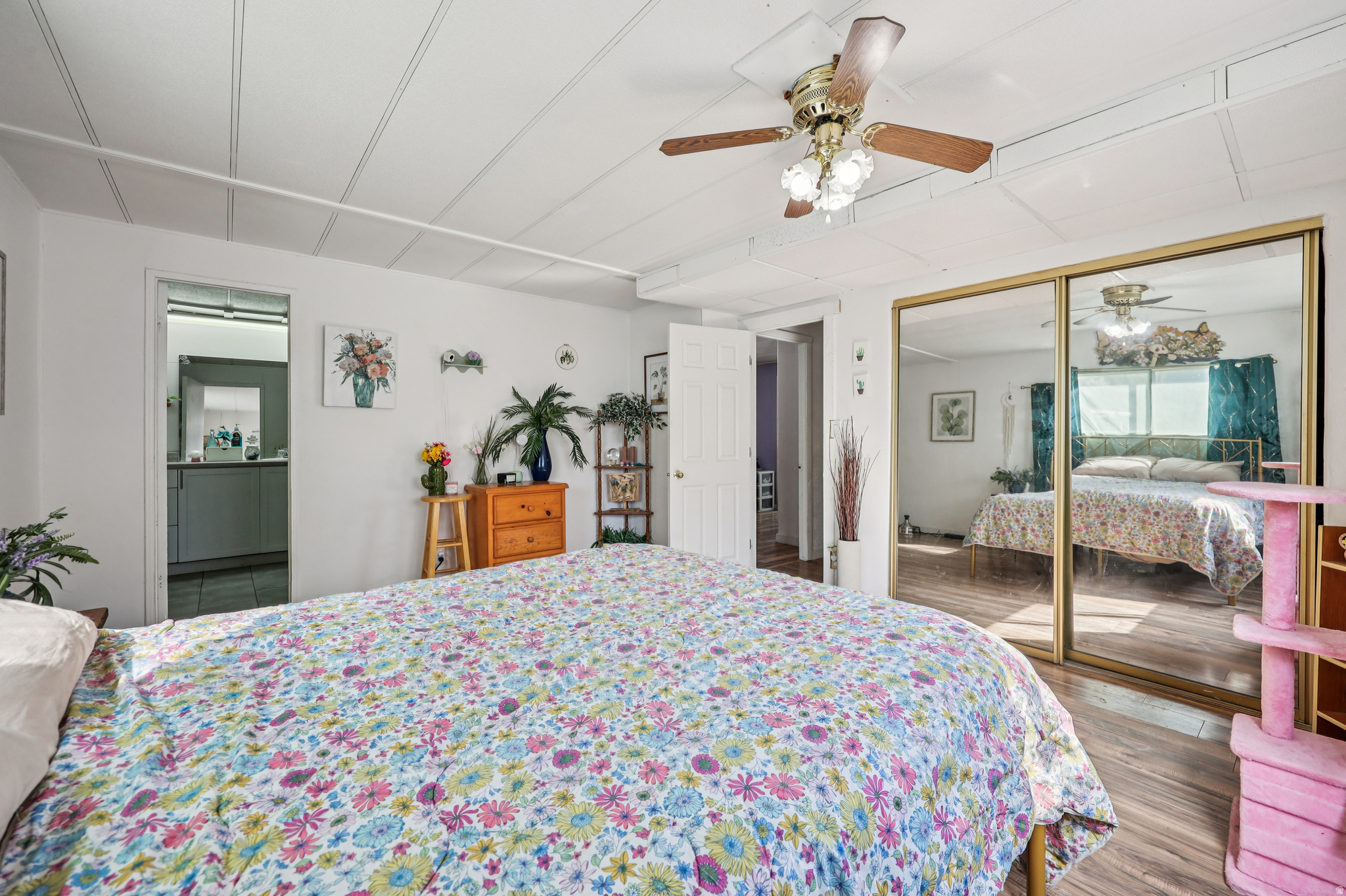 CAMELOT - Residential