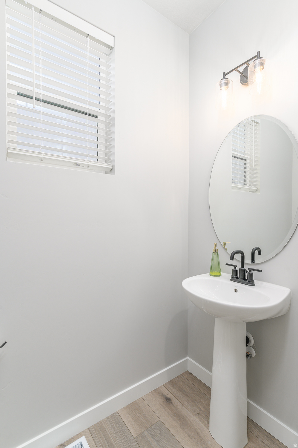 BIG WILLOW CREEK 819 - Residential