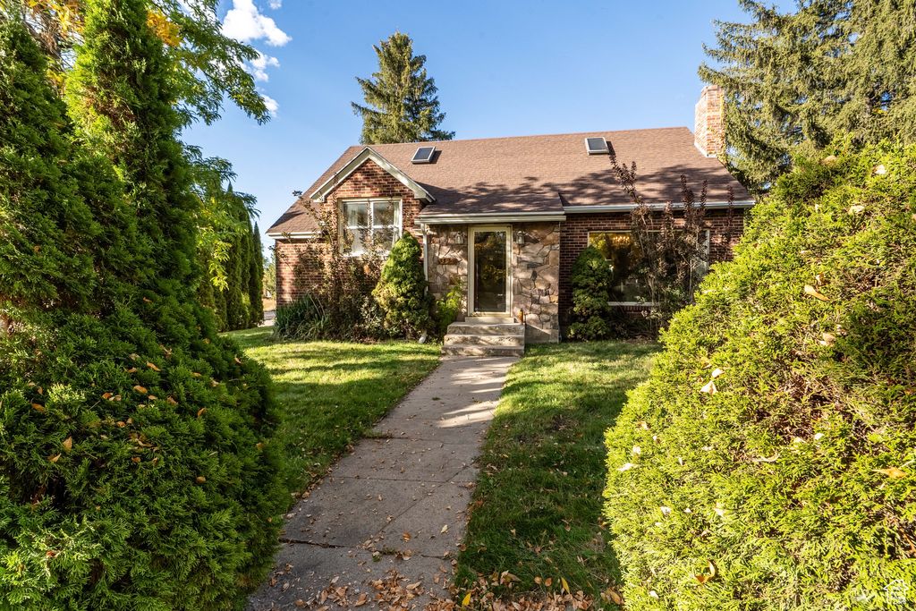 Photo of 395 W 200 N, Logan, UT 84321 (MLS # 2117129)
