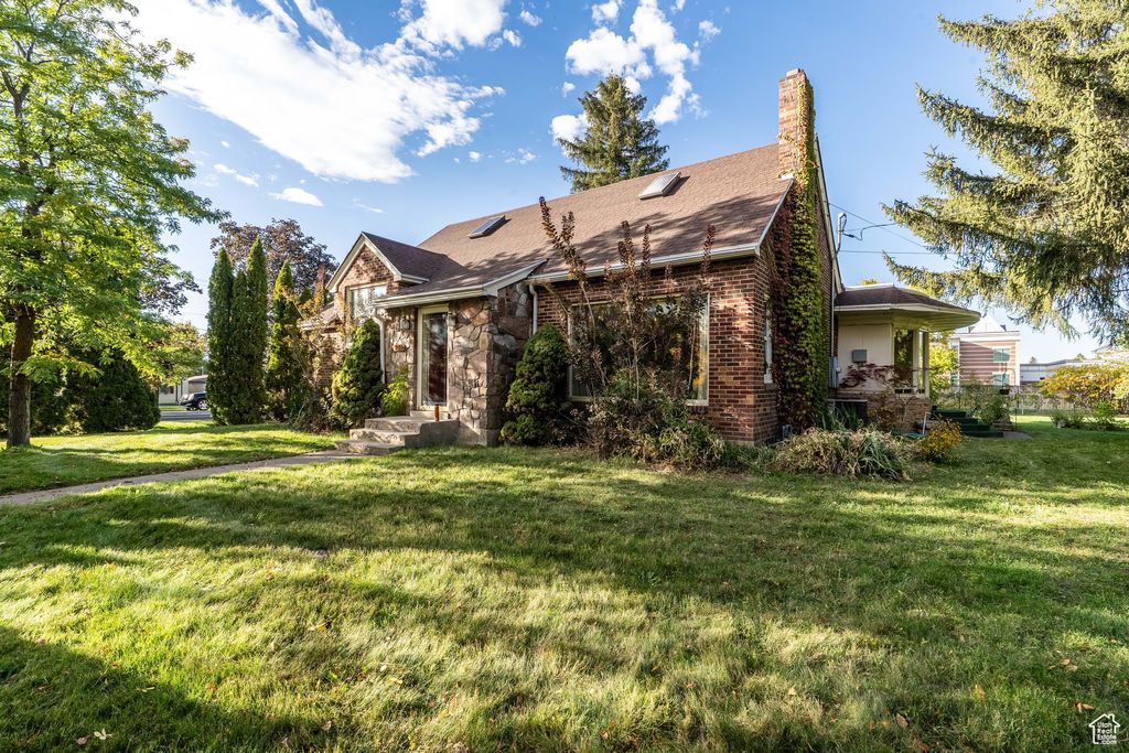 Photo of 395 W 200 N, Logan, UT 84321 (MLS # 2117129)