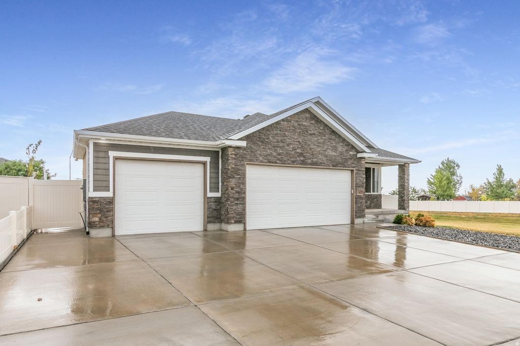 Photo of 1403 N PROVIDENCE WAY, Tooele, UT 84074 (MLS # 2173973)