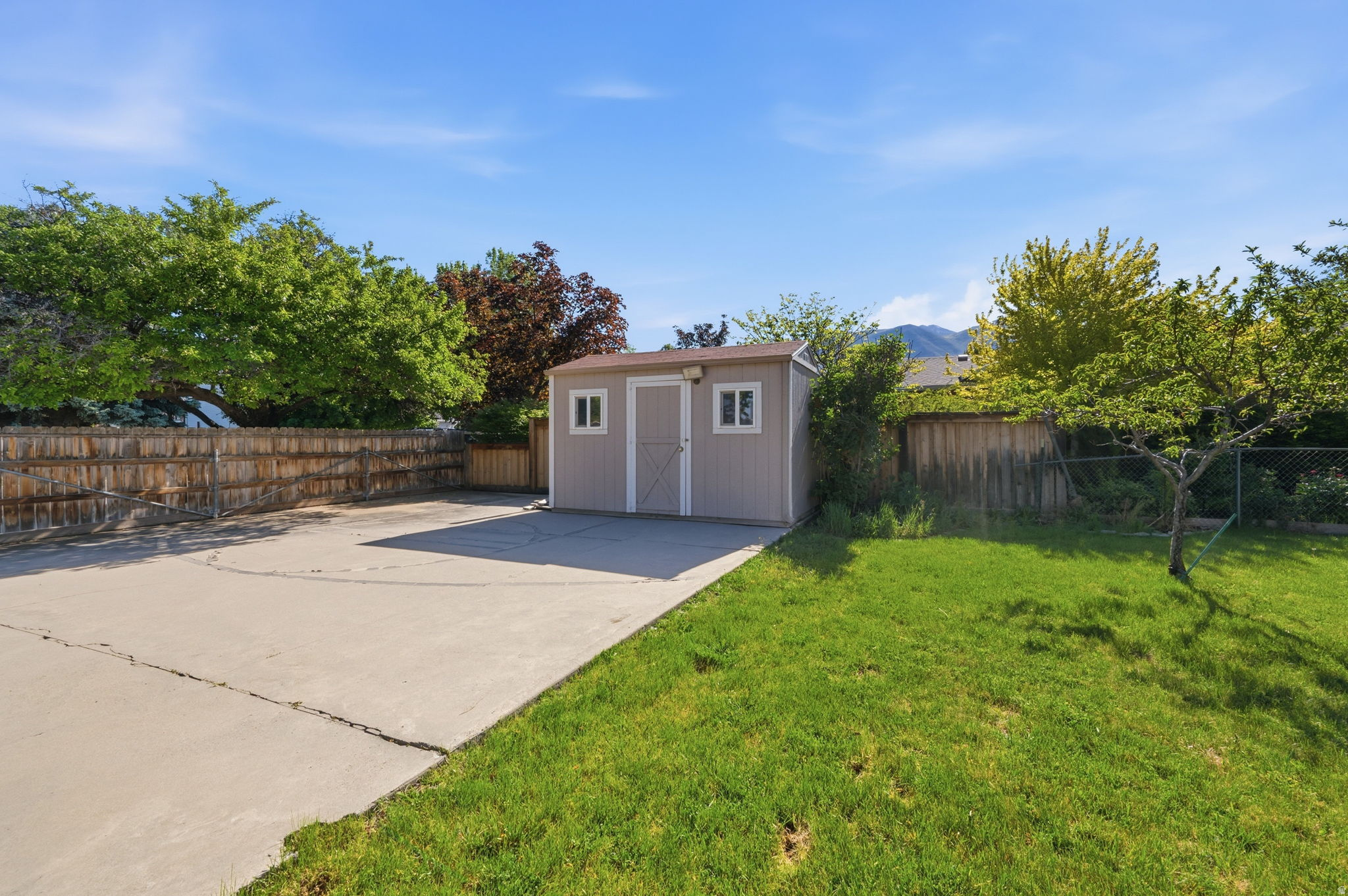 PEBBLEWOOD - Residential