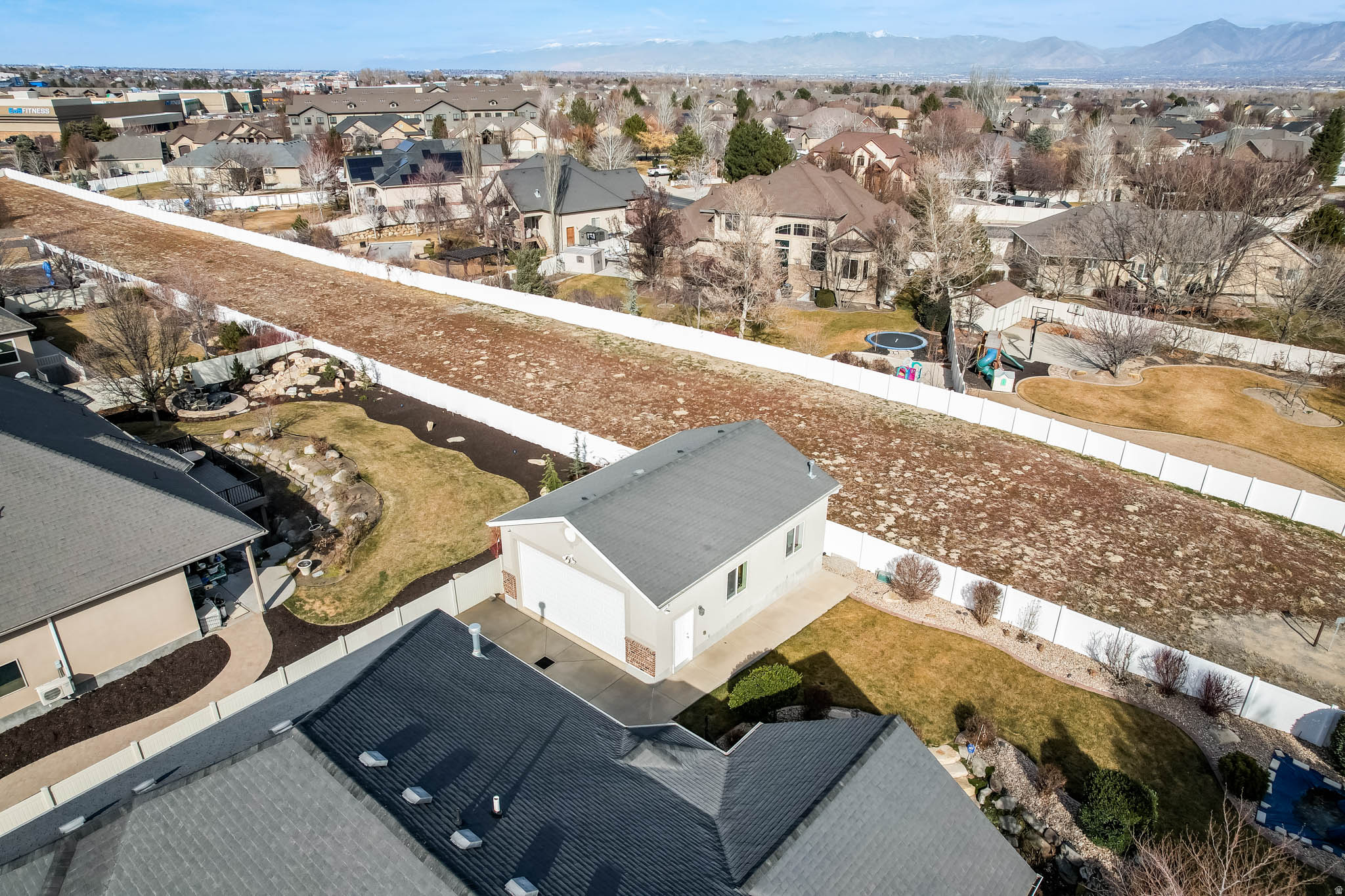 MEADOWS - Residential