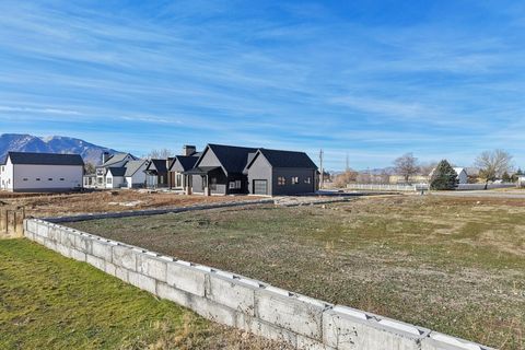 Tiny photo for 1564 N 1700 E, Mapleton, UT 84664 (MLS # 2140483)