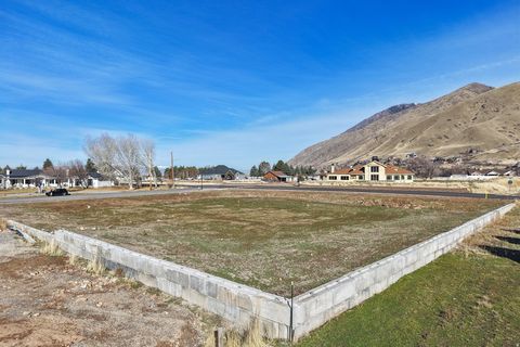 Tiny photo for 1564 N 1700 E, Mapleton, UT 84664 (MLS # 2140483)