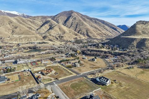 Tiny photo for 1564 N 1700 E, Mapleton, UT 84664 (MLS # 2140483)