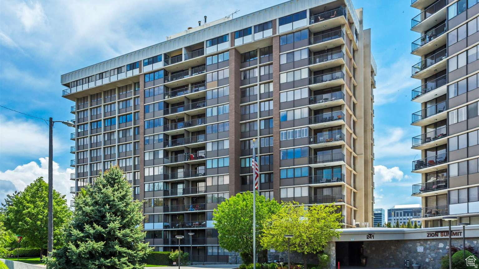 ZION SUMMIT CONDM - Residential