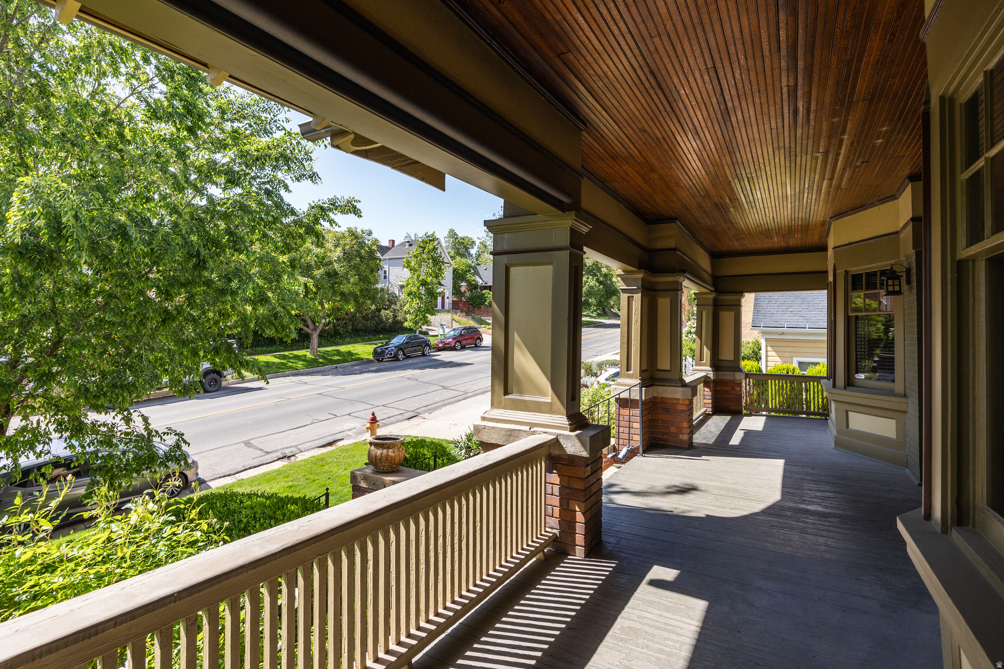 AVENUES - Residential Income