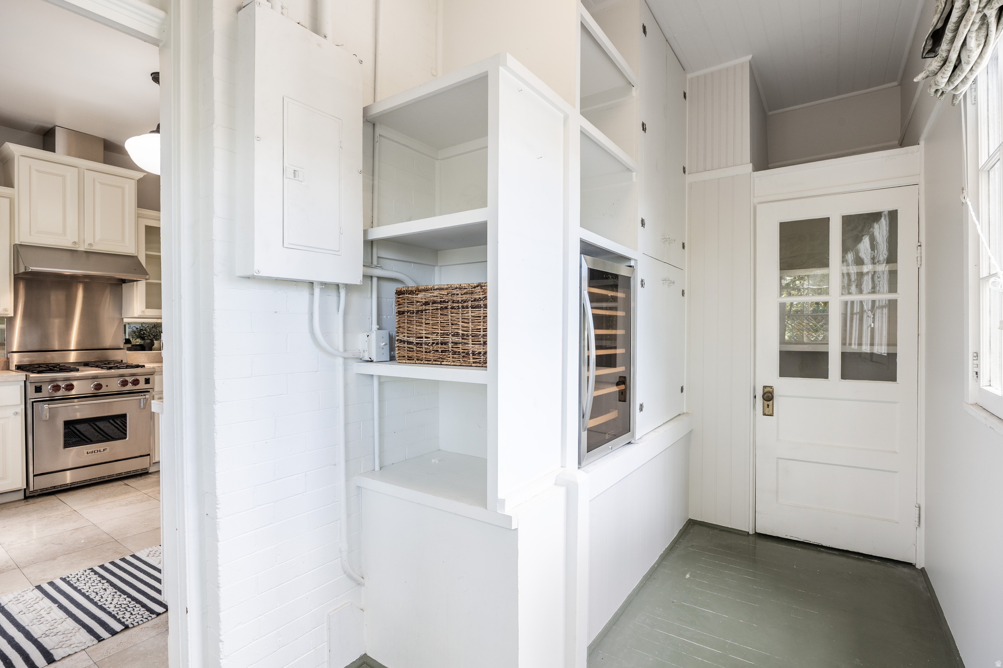 AVENUES - Residential Income