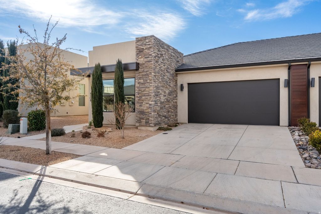 Photo of 4708 S MARTIN DR, Saint George, UT 84790 (MLS # 2123651)