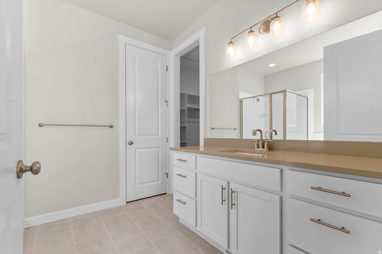 OVERLAND GARDENS D183 - Residential