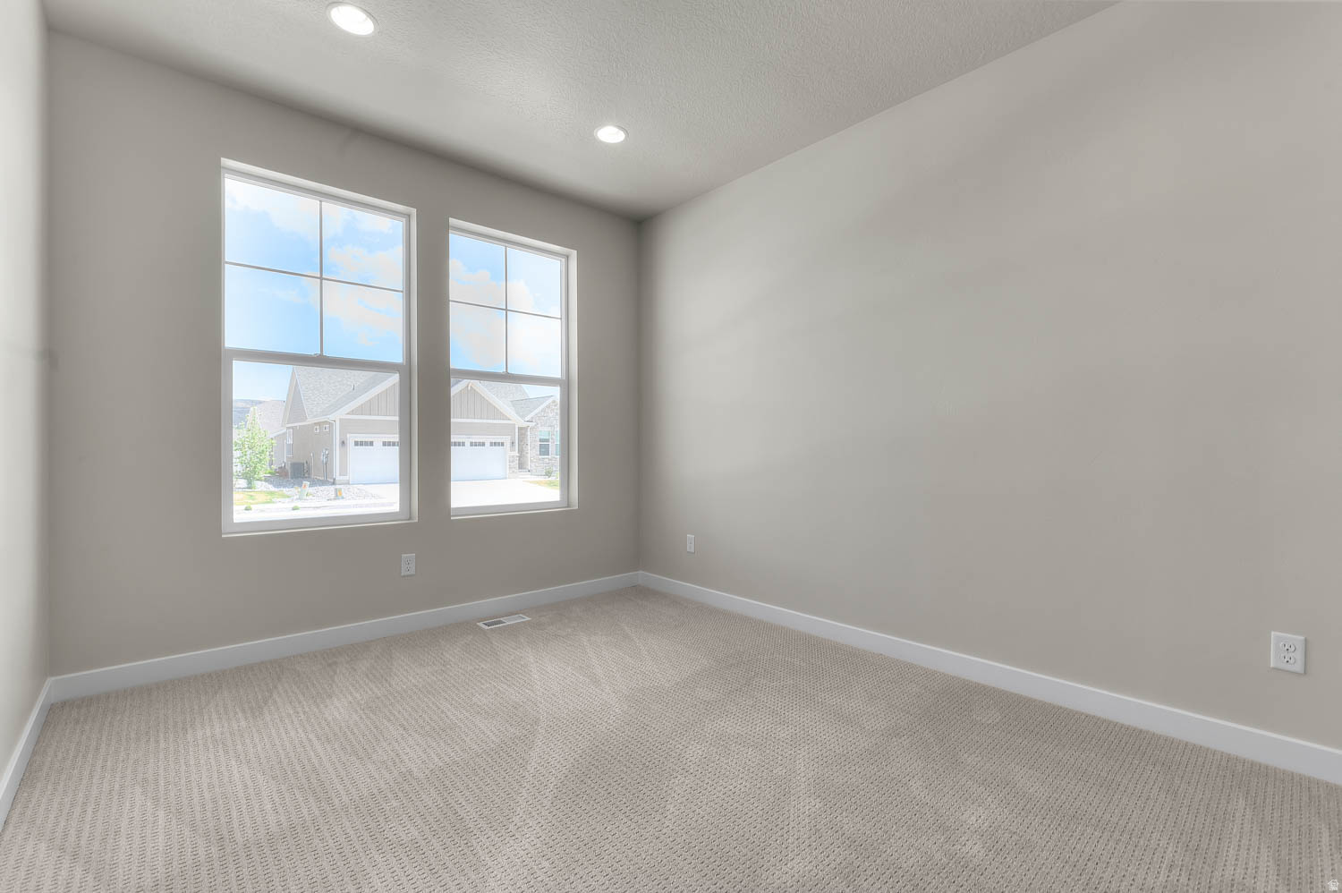 OVERLAND GARDENS D183 - Residential