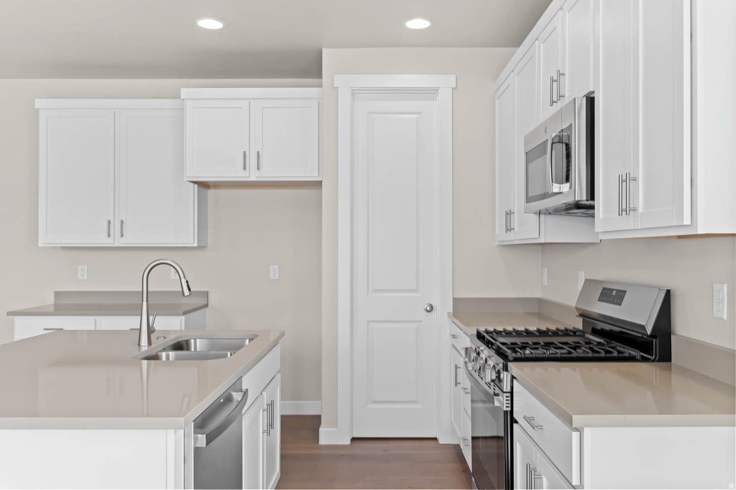 OVERLAND GARDENS D183 - Residential