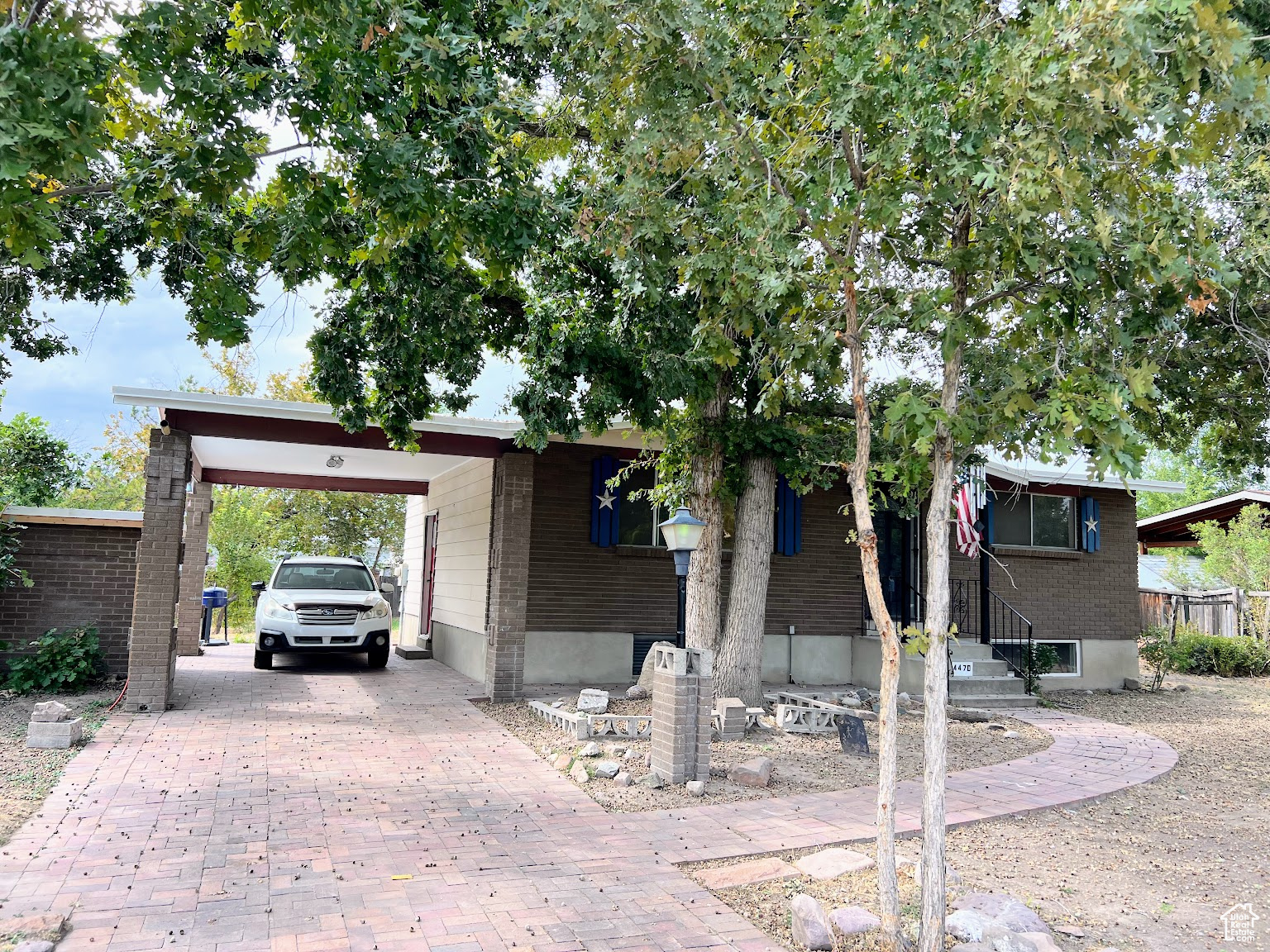 MEADOWBROOK FARMS - Residential