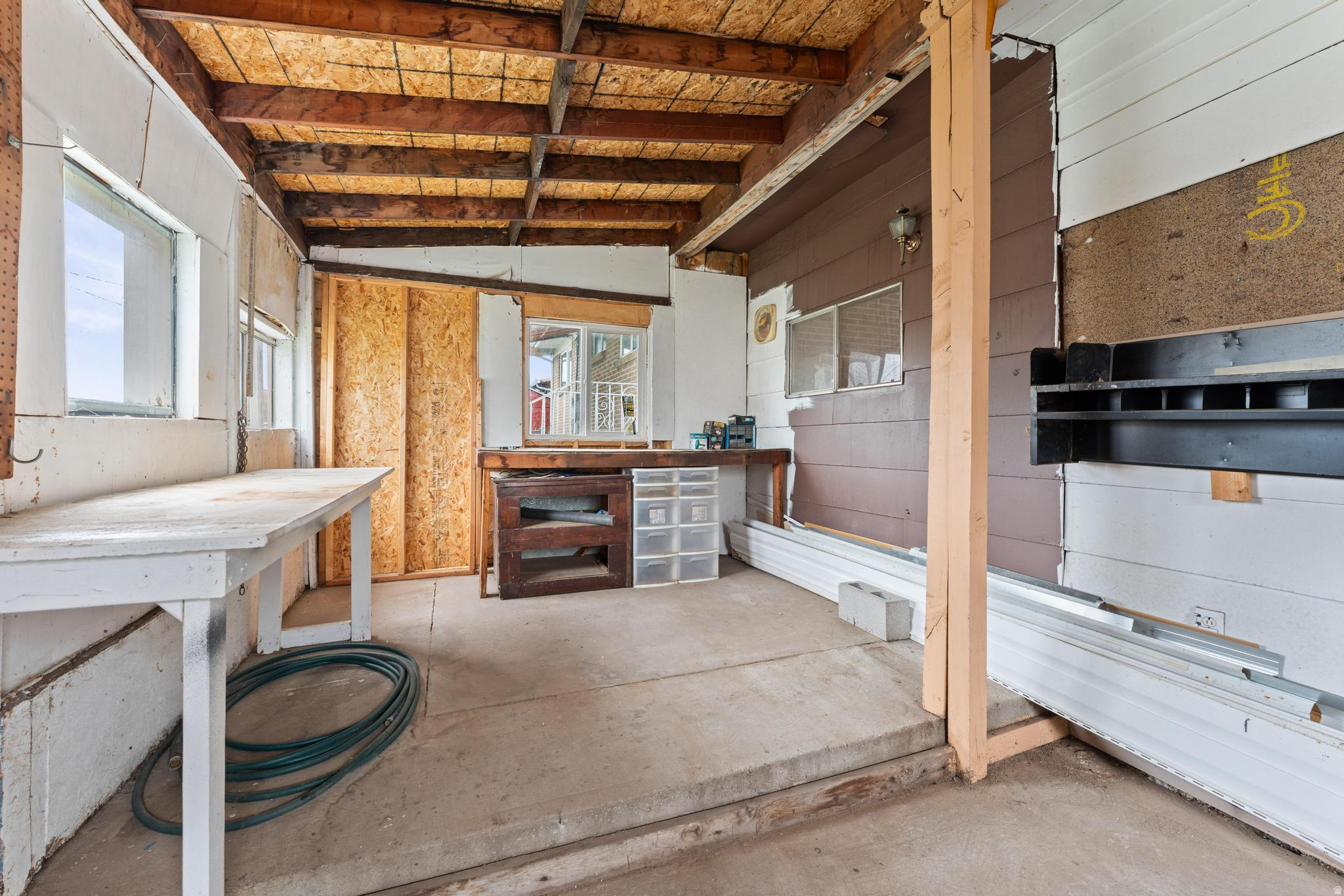 WHITE CITY - Residential